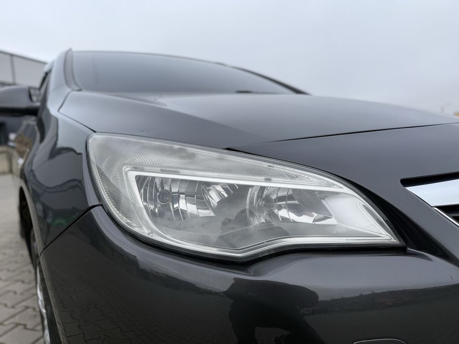 Продам Opel Astra j 2011p