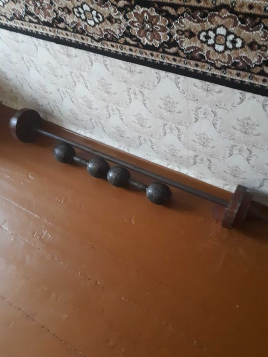 Продається штанга та гантелі
