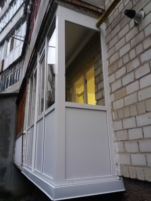 Пластикові вікна. Двері. Балконні рами.