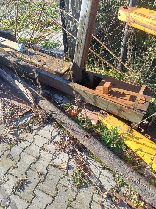 PODNOŚNIK GERDA do piaskowania,znakomity do konsewacji samochodów