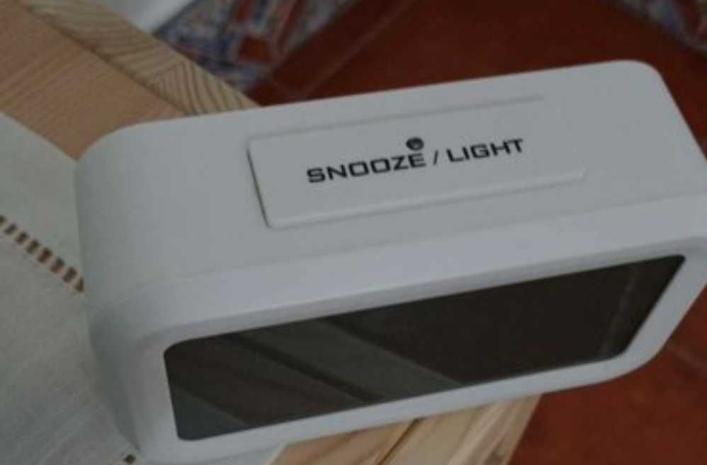 Despertador digital com sensor64284585881089121