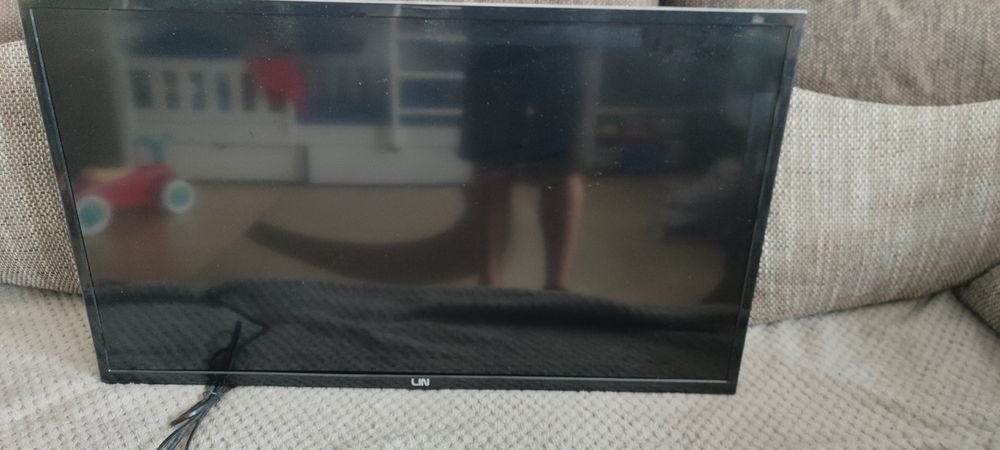 Telewizor LIN 32D1700 32" uszkodzony