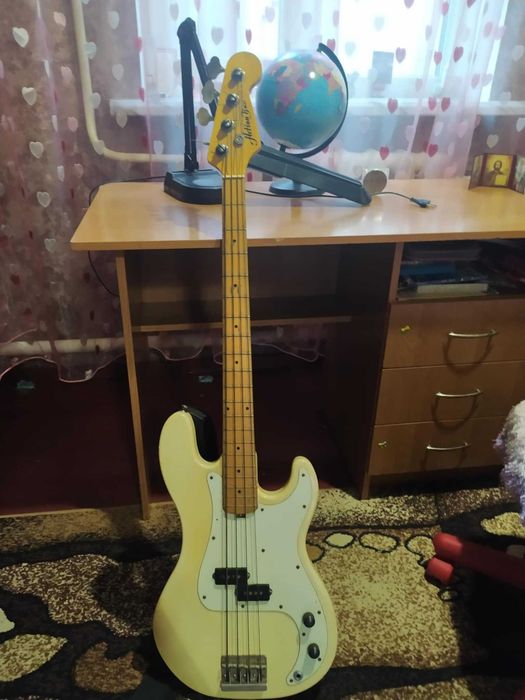 басс гітара Action bass від Musima