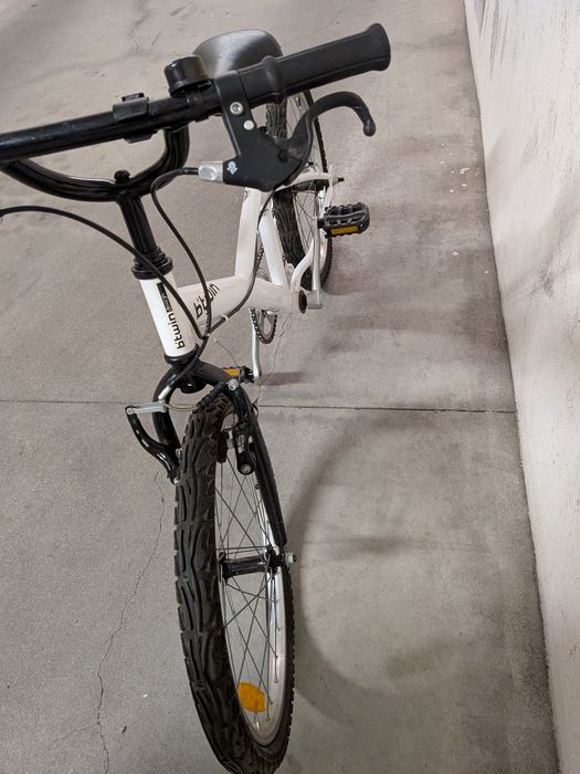 Bicicleta Decathlon 6 aos 9 anos branca
