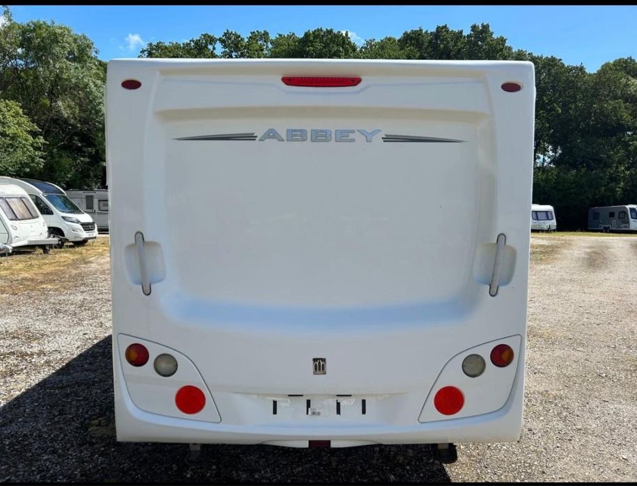 Caravana Abbey Vogue 2 650 + Avançado Kampa Air 400