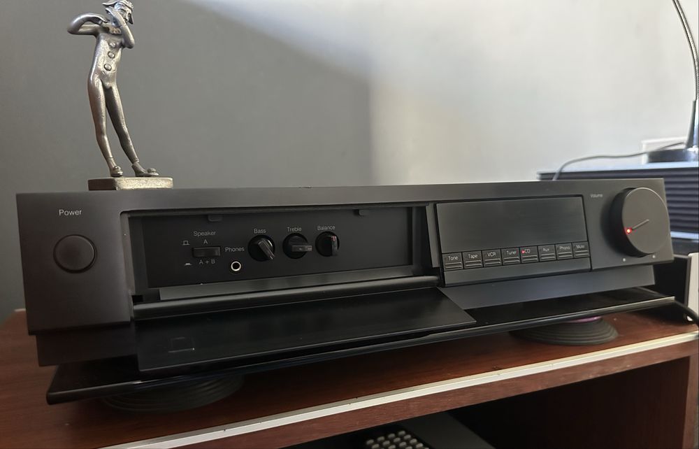 Acoustic Research A-05 Integrated Amplifier