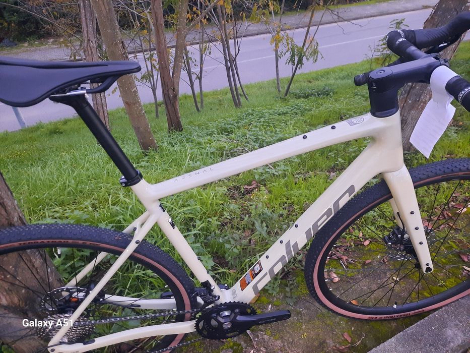 Bicicleta de gravel carbono 12x2v