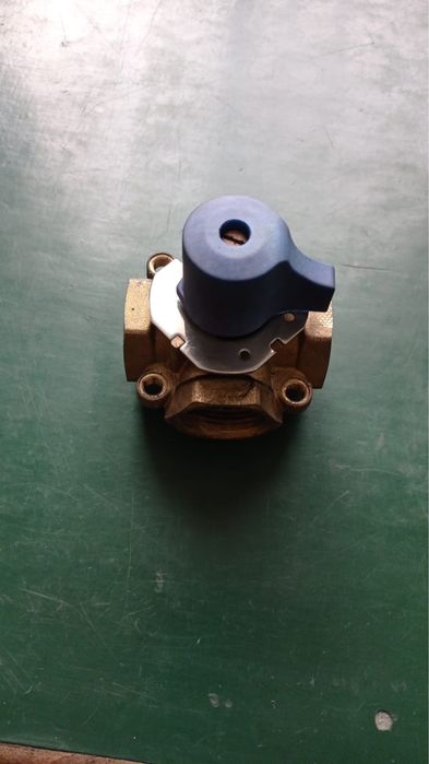 Zawór trój drożny drogowy do pieca co