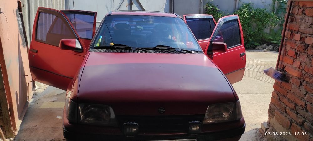Продам Opel Kadett 1991 газ - бензин, 1.6