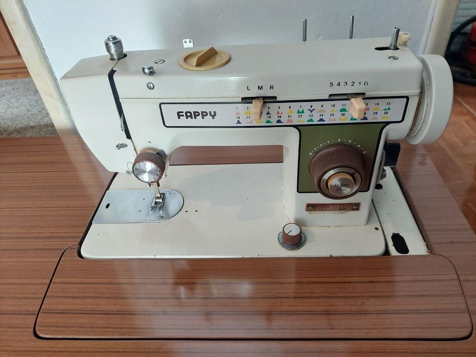 Máquina costura Fappy elétrica