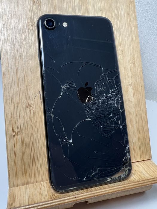 Iphone se 2020 під ремонт #1159