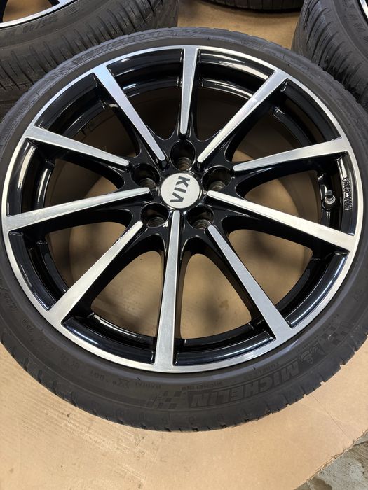 Koła aluminiowe 5x114.3 ET50 18” opony 225/40R18 KIA