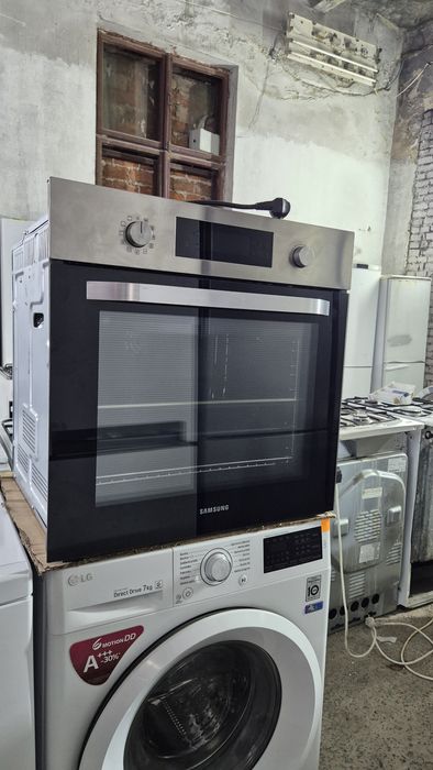 Продам вмонтовану електричну духовку самсунг сучасна та робоча