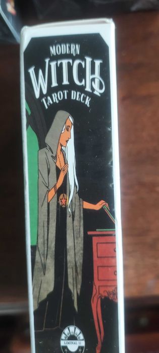 WITCH TAROT. SELADO. PREÇO a 6 euros vários baralhos selados FOTOS.