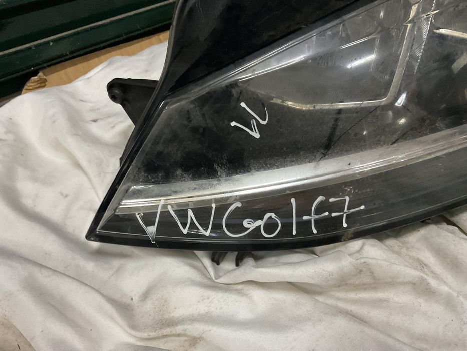 Vendo Farol VW Golf 7
