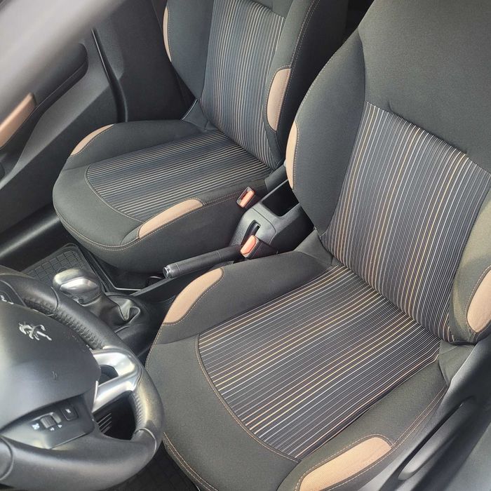 Peugeot   208    sprowadzony