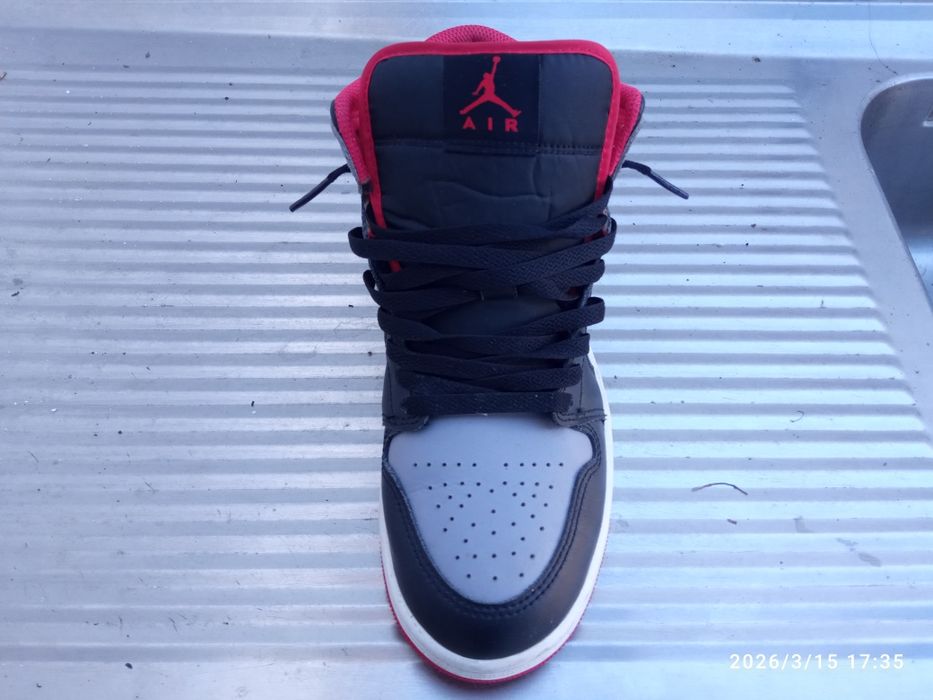 Jordan 1 mid grey,Balck and red