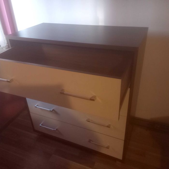 Komplet mebli 2xKomoda + półka wisząca