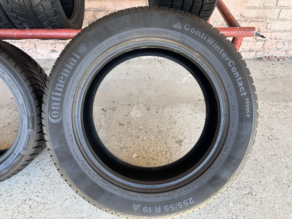 Пара зимових шин 255/55R19 Continental