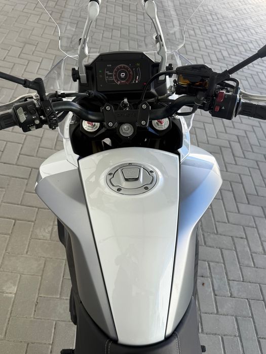 CFMOTO MT650 - 2023