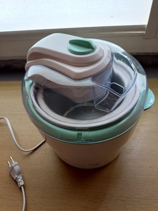 Profesjonalna domowa maszynka do lodów i sorbetów  SILVERCREST