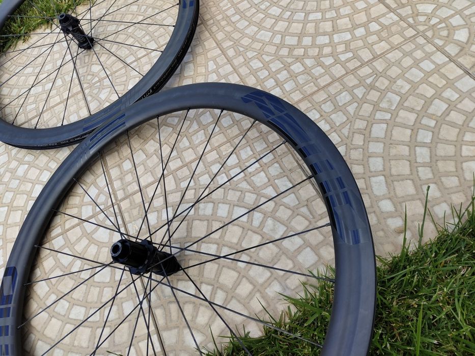 Rodas FFWD F4 carbono