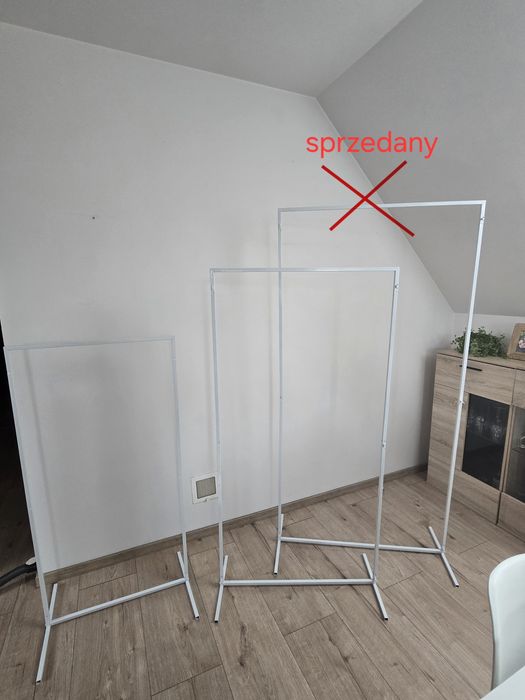Zestaw 2 białych stelaży weselnych