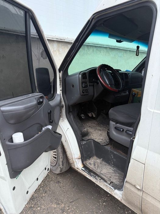 вантажні автобус