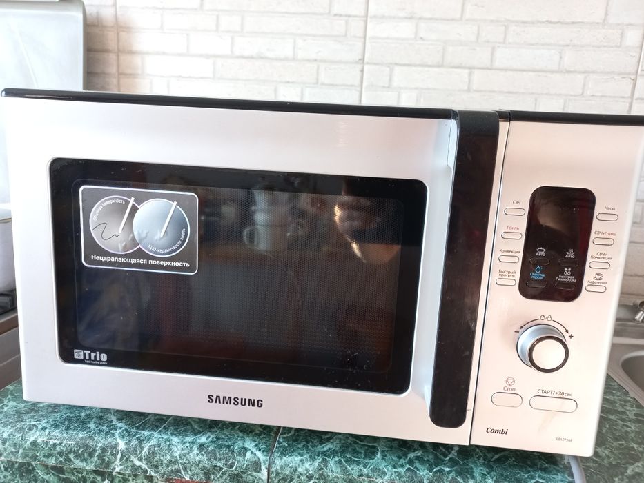 Продам микроволновую печь Samsung