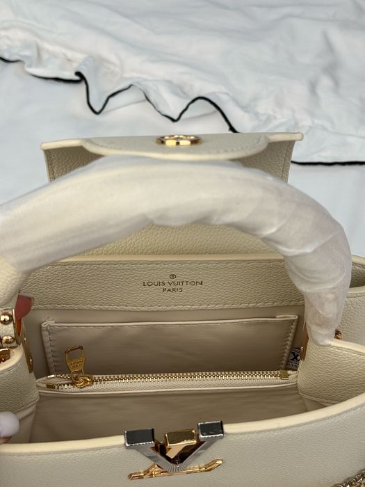 Сумка Louis Vuitton Capucines BB Cream