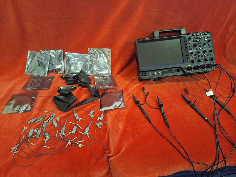 Osciloscópio 4 Canais Rigol MSO5074 de 70 MHz e 2GSa/s - Como novo e possibilidade 2 Kits Digitais (2x PLA2216)