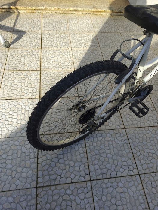 Bicicleta menina ou senhora