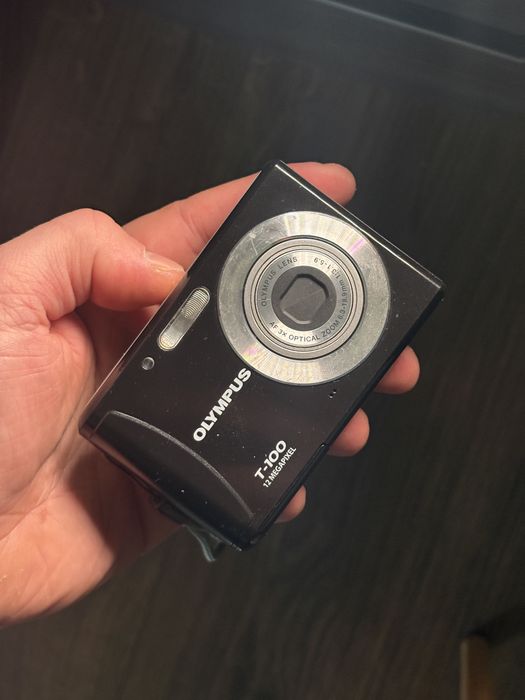 Цифровий фотоапарат olympus t100