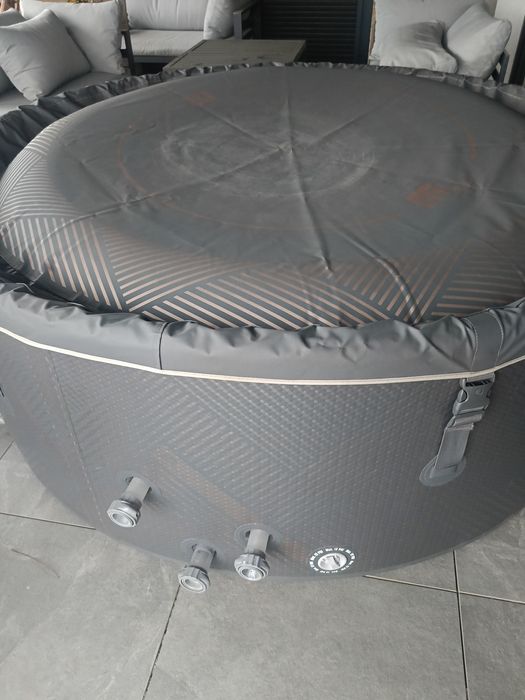 Pompowane / dmuchane   jacuzzi ogrodowe Mspa Mono   8 osobowe