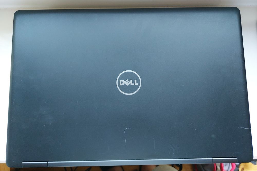 Dell e5580 Bateria idealna, ładny komputer