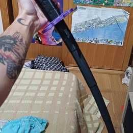 Espada retrátil com fidget spinner