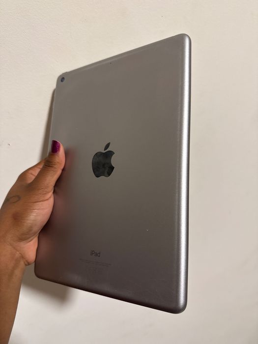 iPad 9.7 ( 2018)