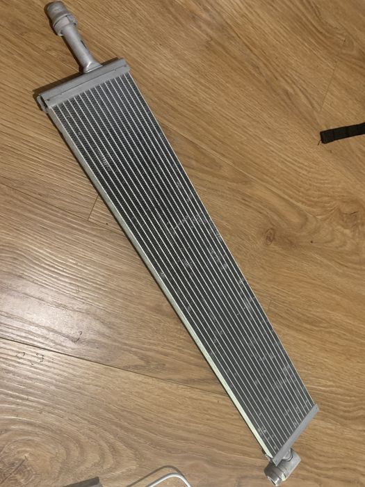 Радиатор нижний+трубка MB w213