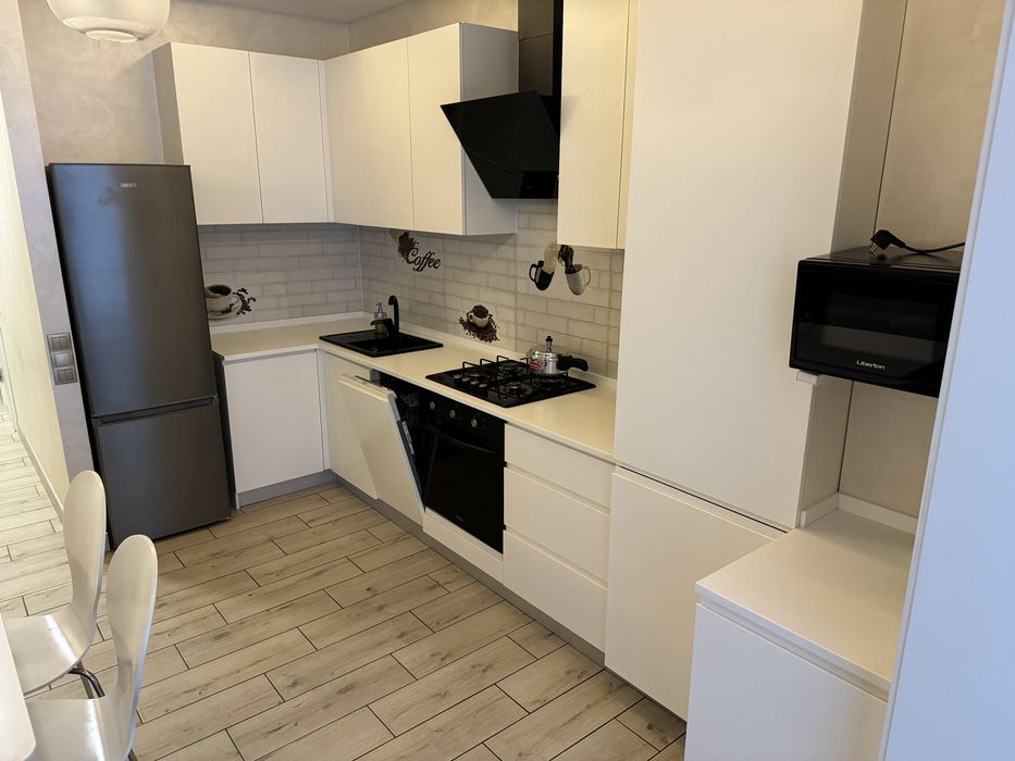 Сдам просторную 1к студию 56м 5/10 ЖК Жуковский