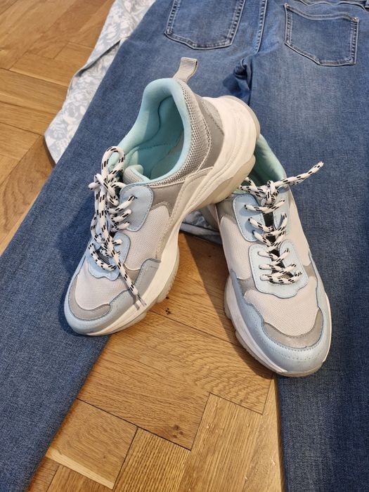 Buty sportowe damskie 40