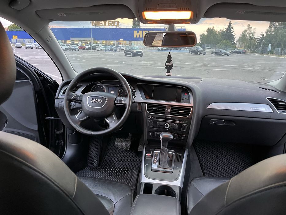 AudiA4B8 2012року