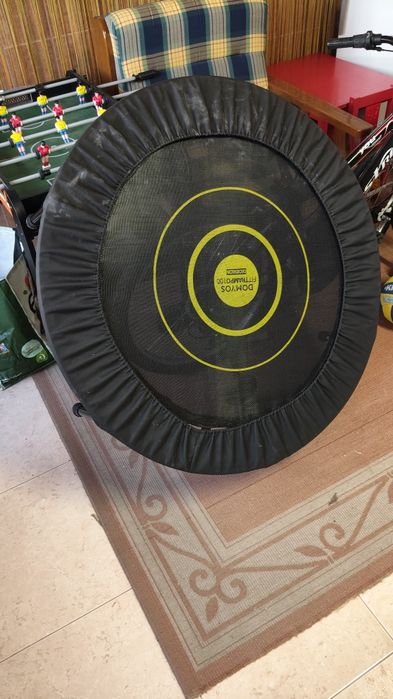 Mini trampolim para crianças