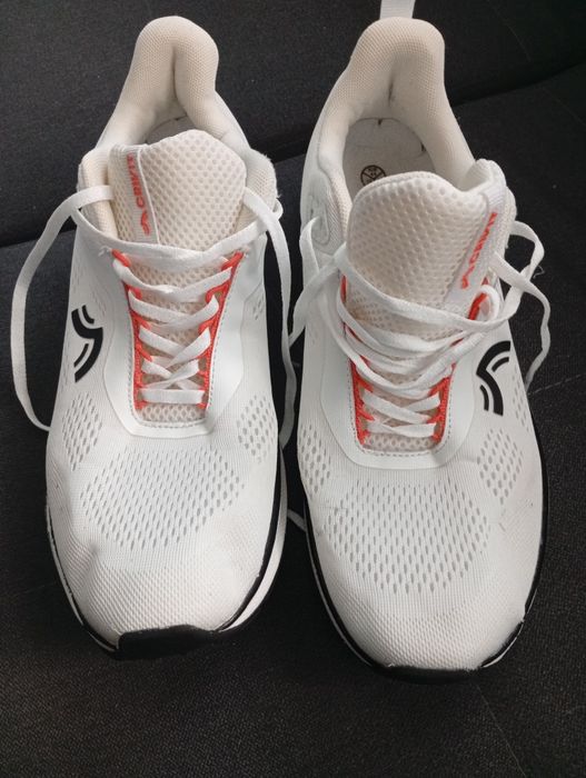 Lekkie buty do biegania 44