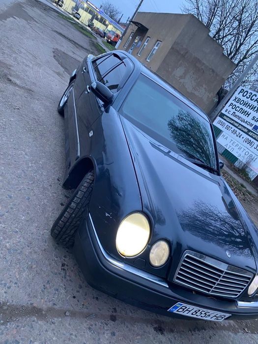 Мерс, очкарик 210