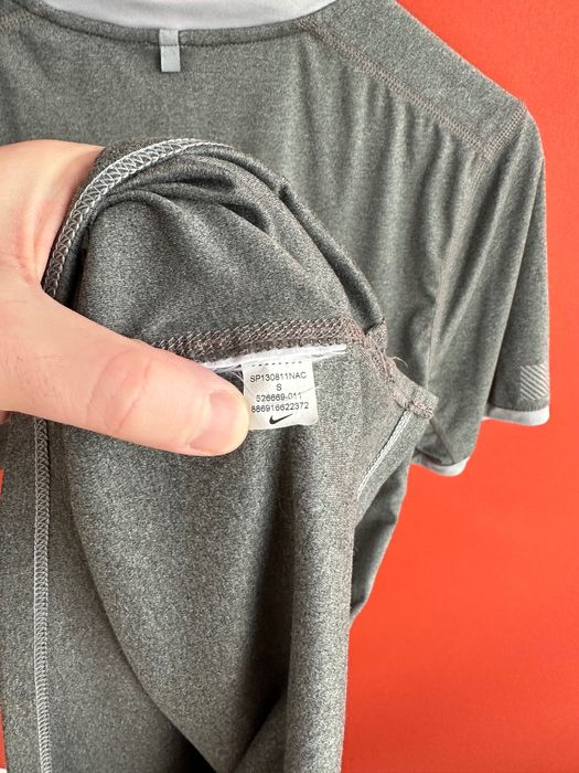 Nike Running Оригінал чоловіча футболка розмір S