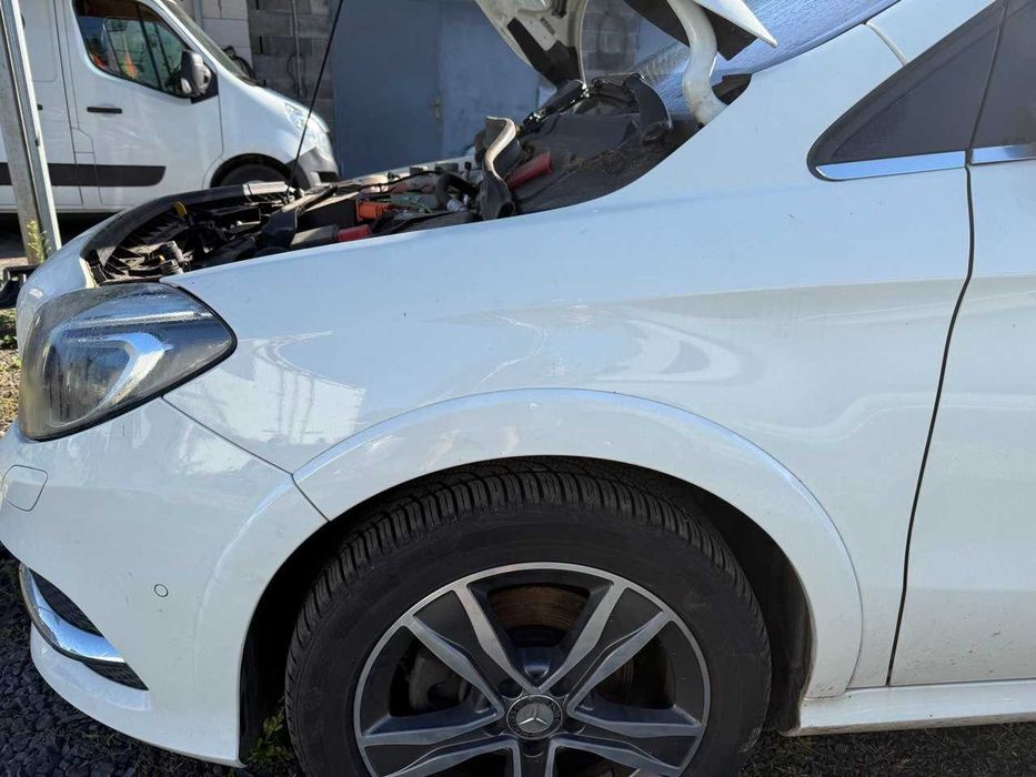 Крыло Mercedes-Benz B-Class W242/W246Крила  (Цвет 650) В наличии