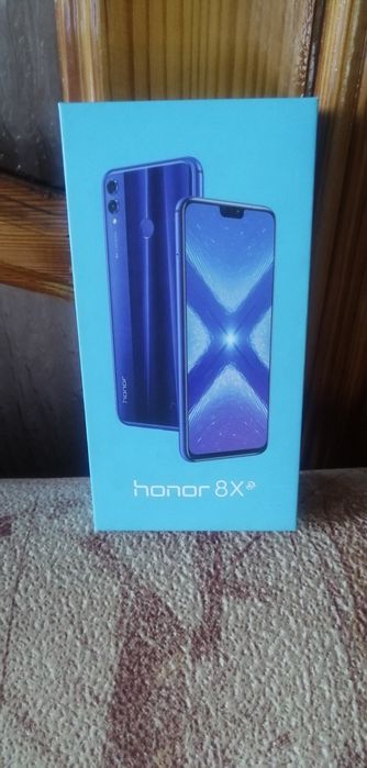 Продам Телефон Хонор 8Х в отличном состоянии.