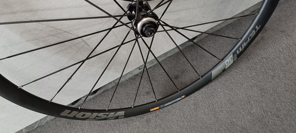 Roda 700 Vision Team 30