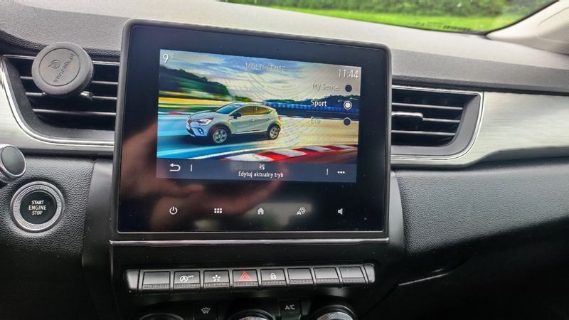 Renault Captur navi kamery lampy fuul led radar