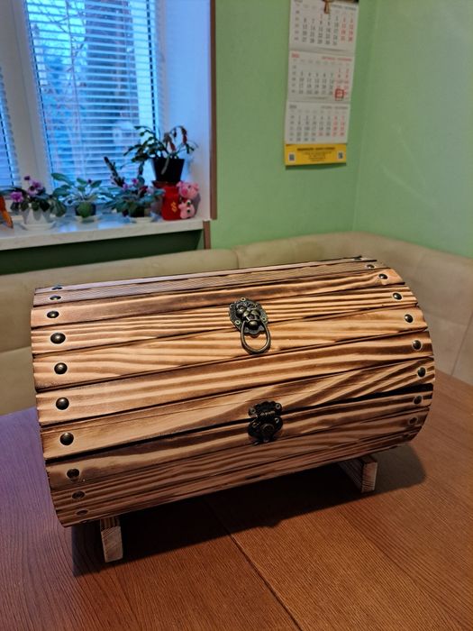 Бочка , скриня дерев'яна, декор